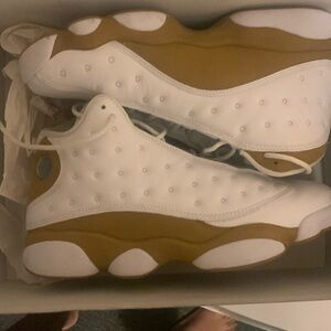 Jordan 13s for 270$